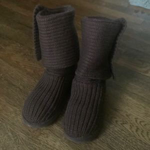 Knitted Uggs / Pending Trade